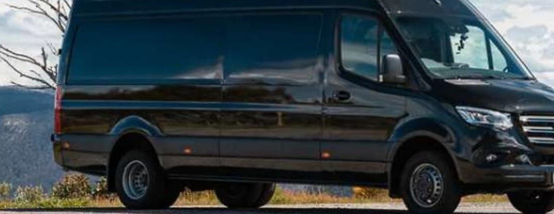 Mercedes Sprinter (or similar)