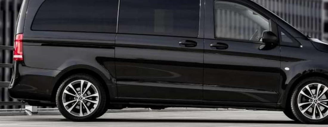 Mercedes Vito (or similar)